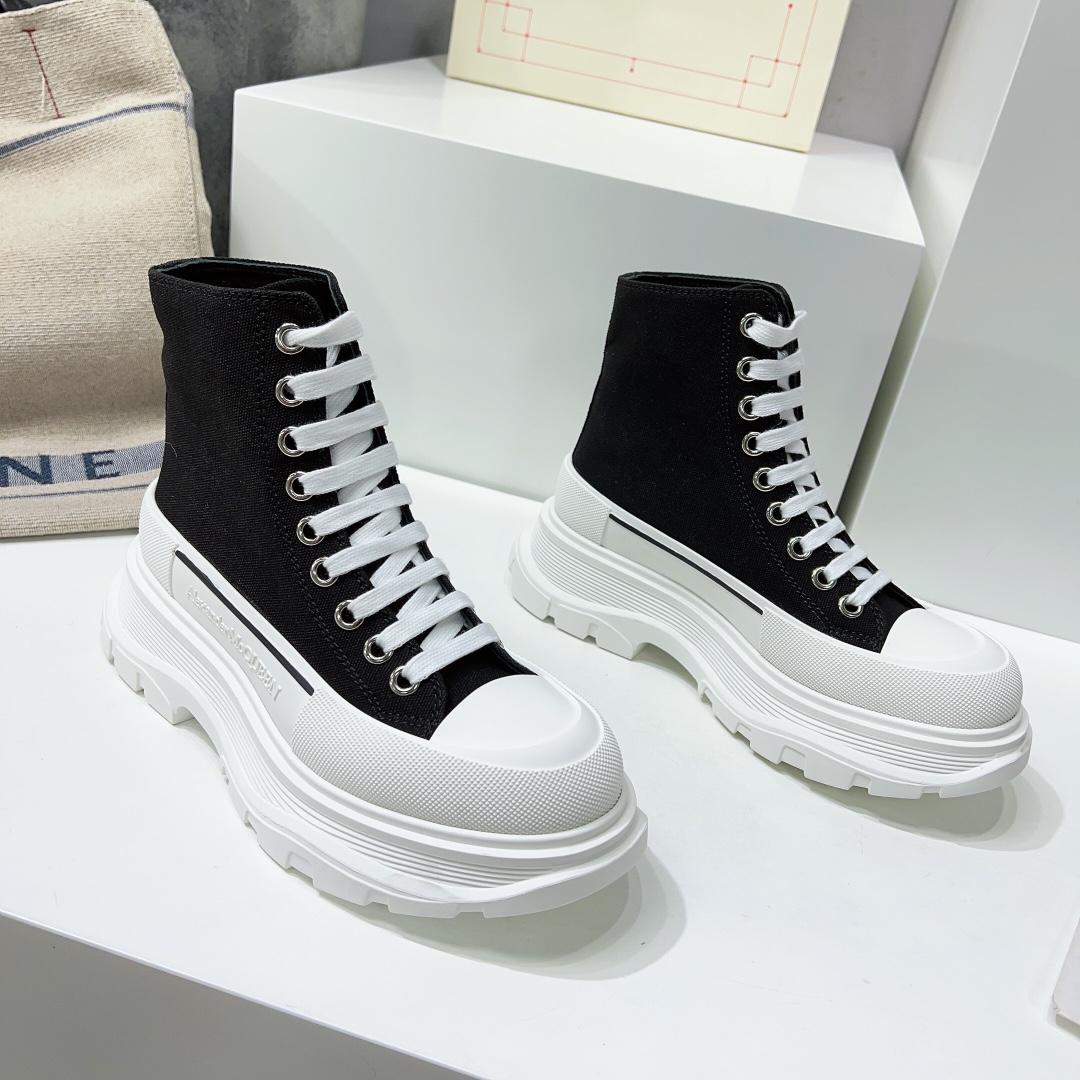 Alexander Mqueen Tread Slick Boot In Magnolia - DopestKickz