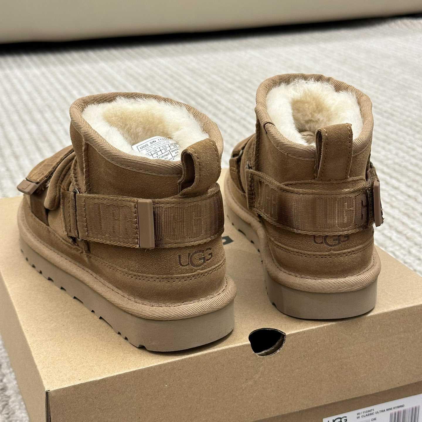 Ugg Logo Boots - DopestKickz