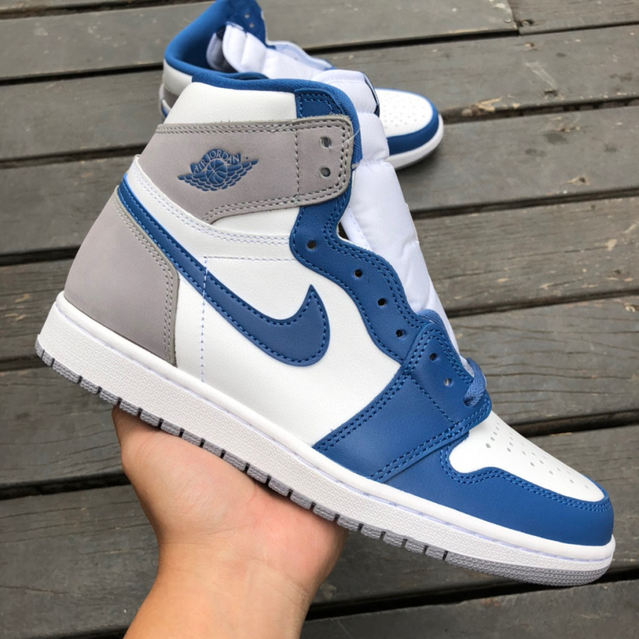 Air Jordan 1 Retro Sneaker   fd1437-410 - DopestKickz