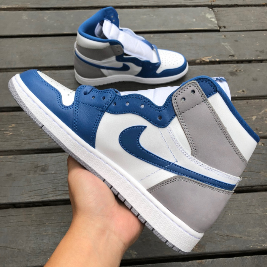 Air Jordan 1 Retro Sneaker   fd1437-410 - DopestKickz