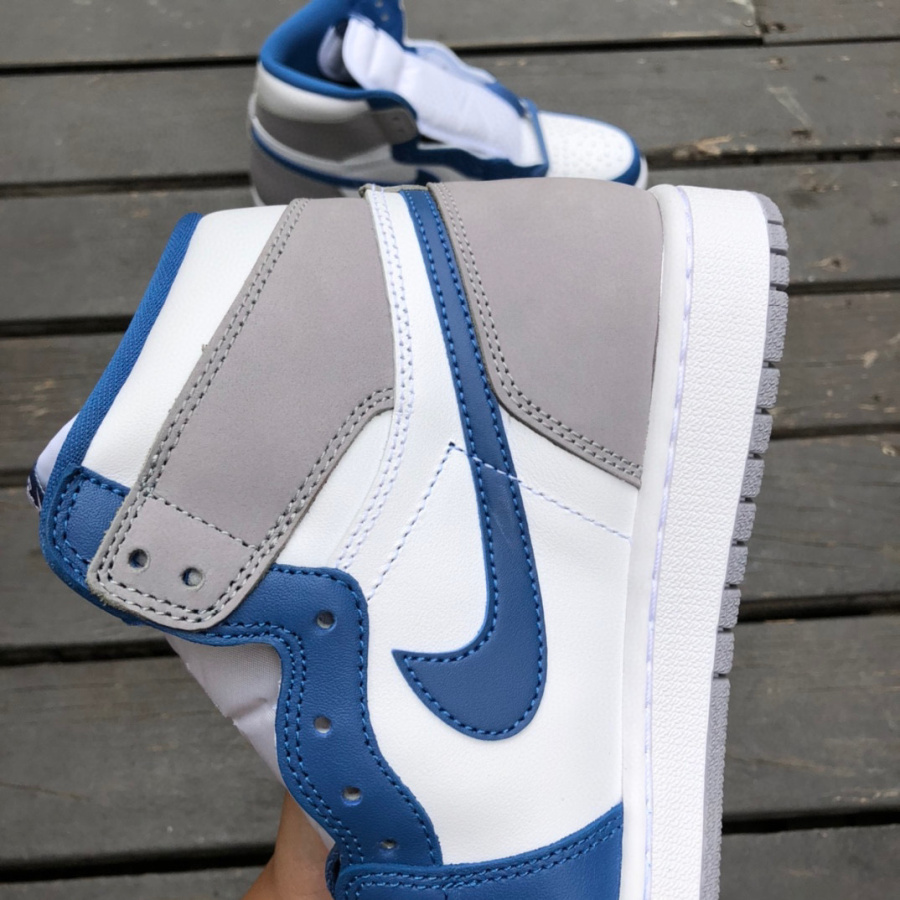 Air Jordan 1 Retro Sneaker   fd1437-410 - DopestKickz