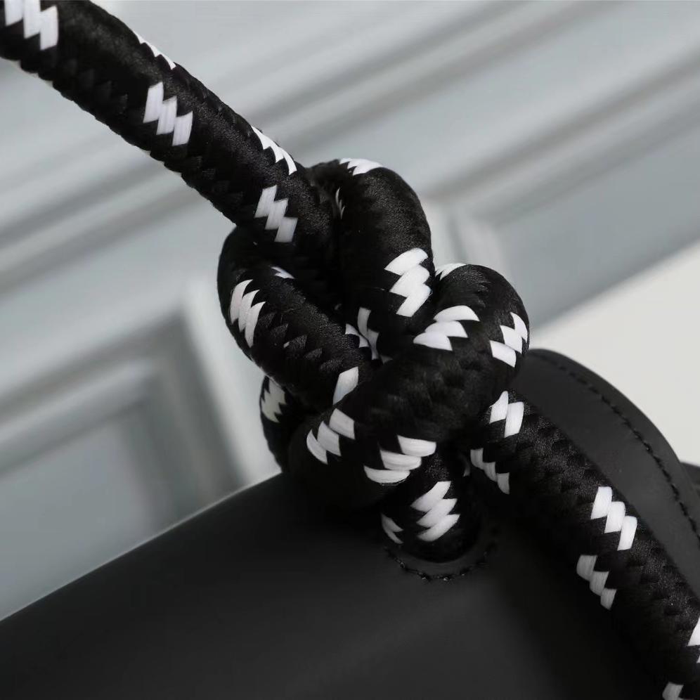 Off white Gummy Jitney 1.4 Top Handle(25-19-10cm) - DopestKickz