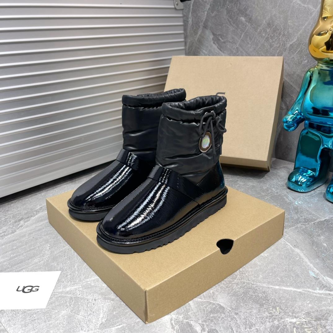 Ugg Logo Boots - DopestKickz
