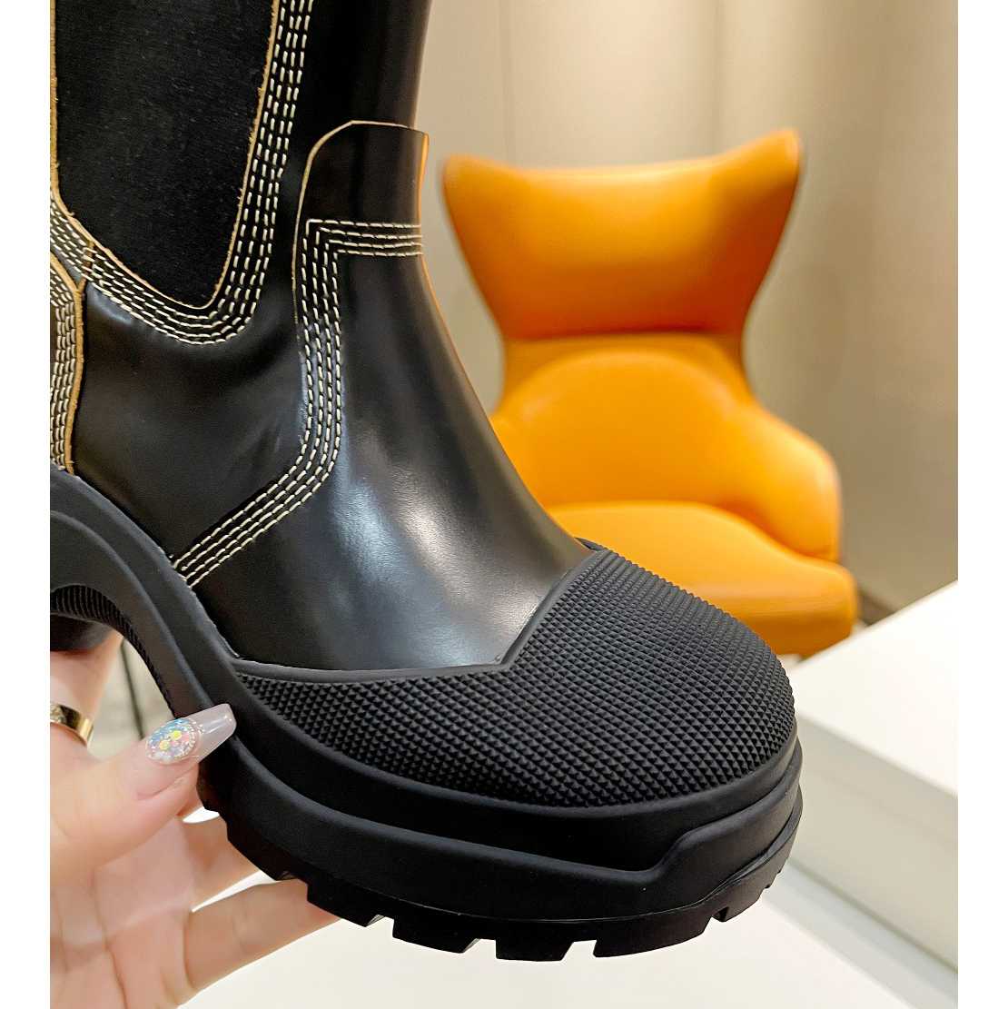 Maison Margiela Leather Chelsea Boots - DopestKickz