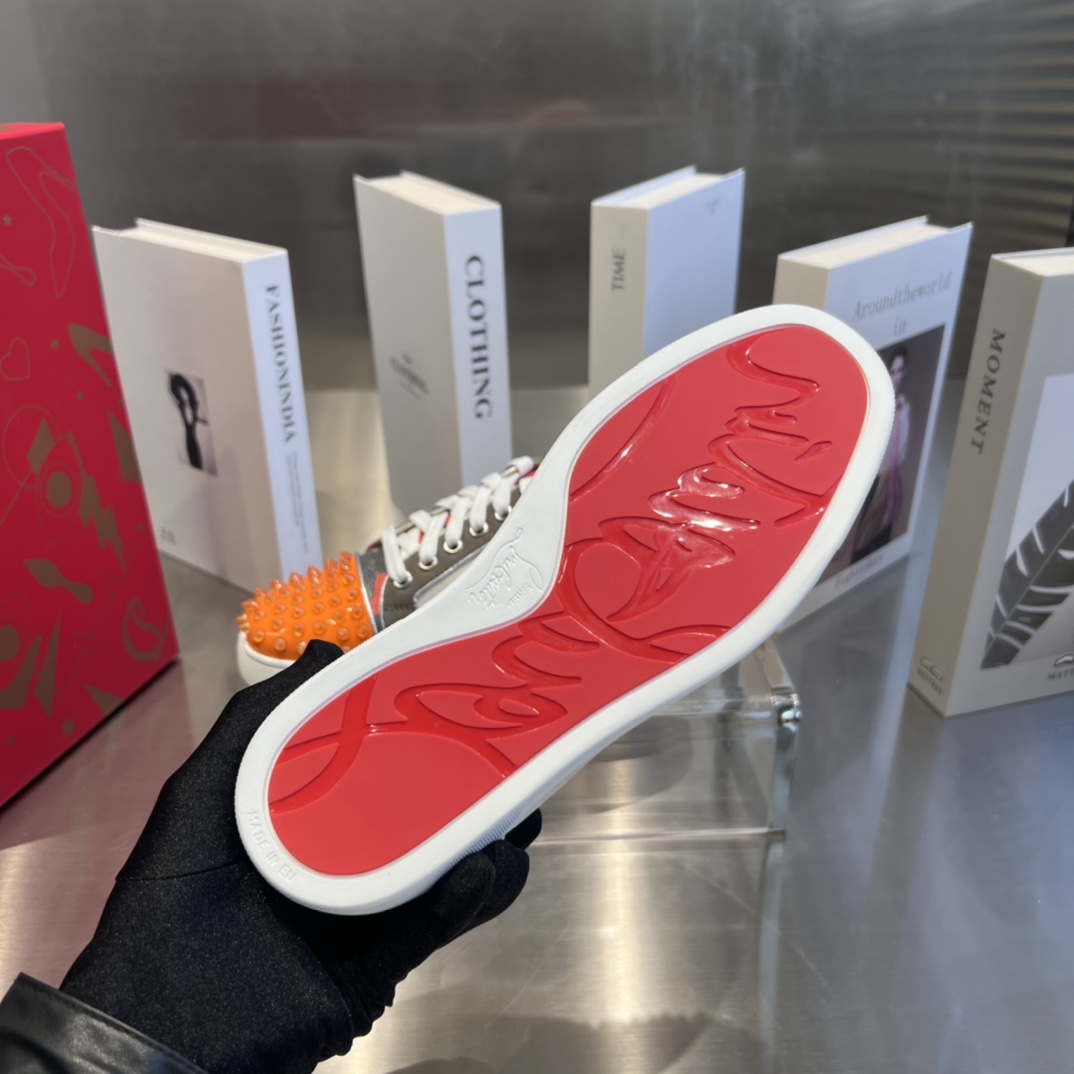 Christian Louboutin Low-Top Sneaker  - DopestKickz
