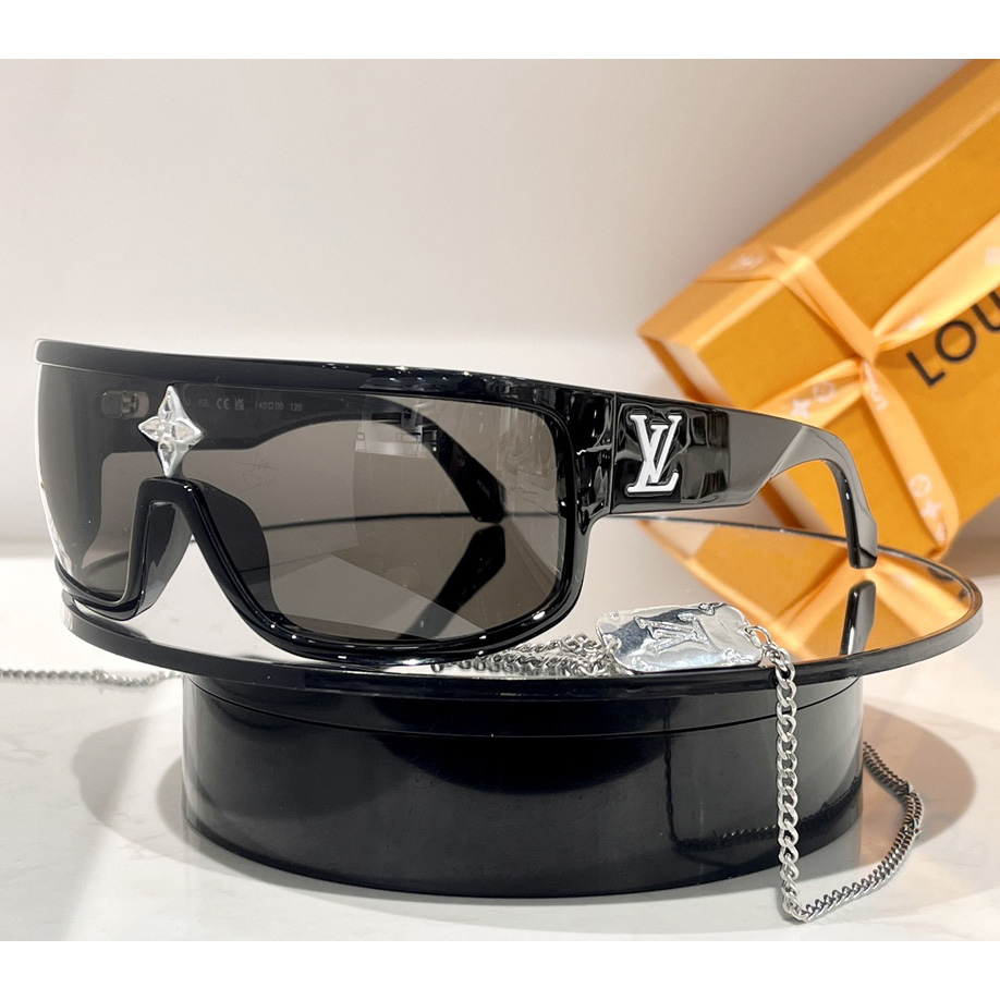 Louis Vuitton Cyclone Sport Mask     Z1741U - DopestKickz