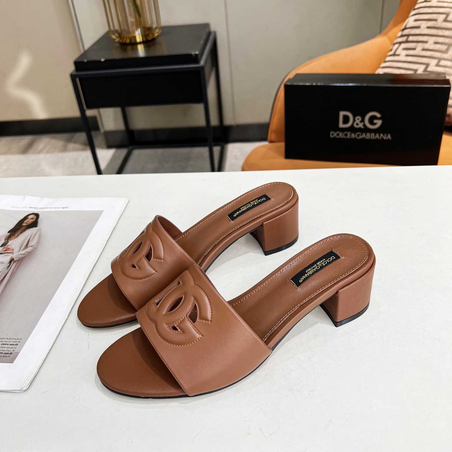 Dolce & Gabbana Calfskin Sliders With DG Logo - DopestKickz