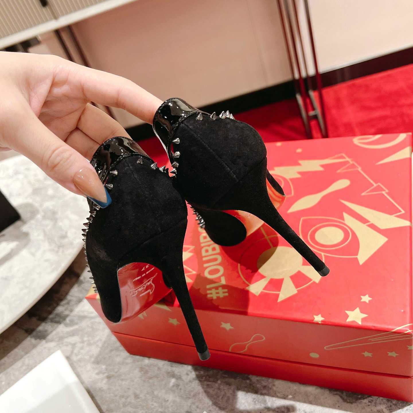 Christian Louboutin Duvette Spikes Pump   100mm - DopestKickz