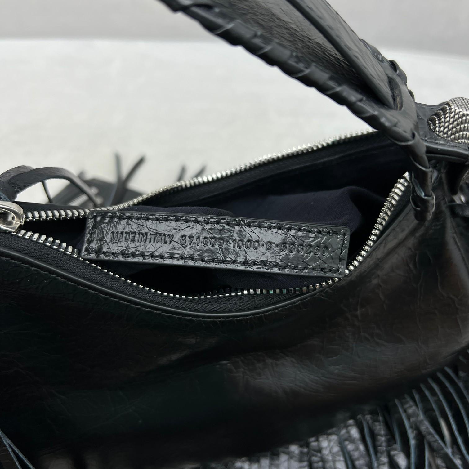 Balenciaga Women's Le Cagole Shoulder Bag(26-16-9.9cm) - DopestKickz