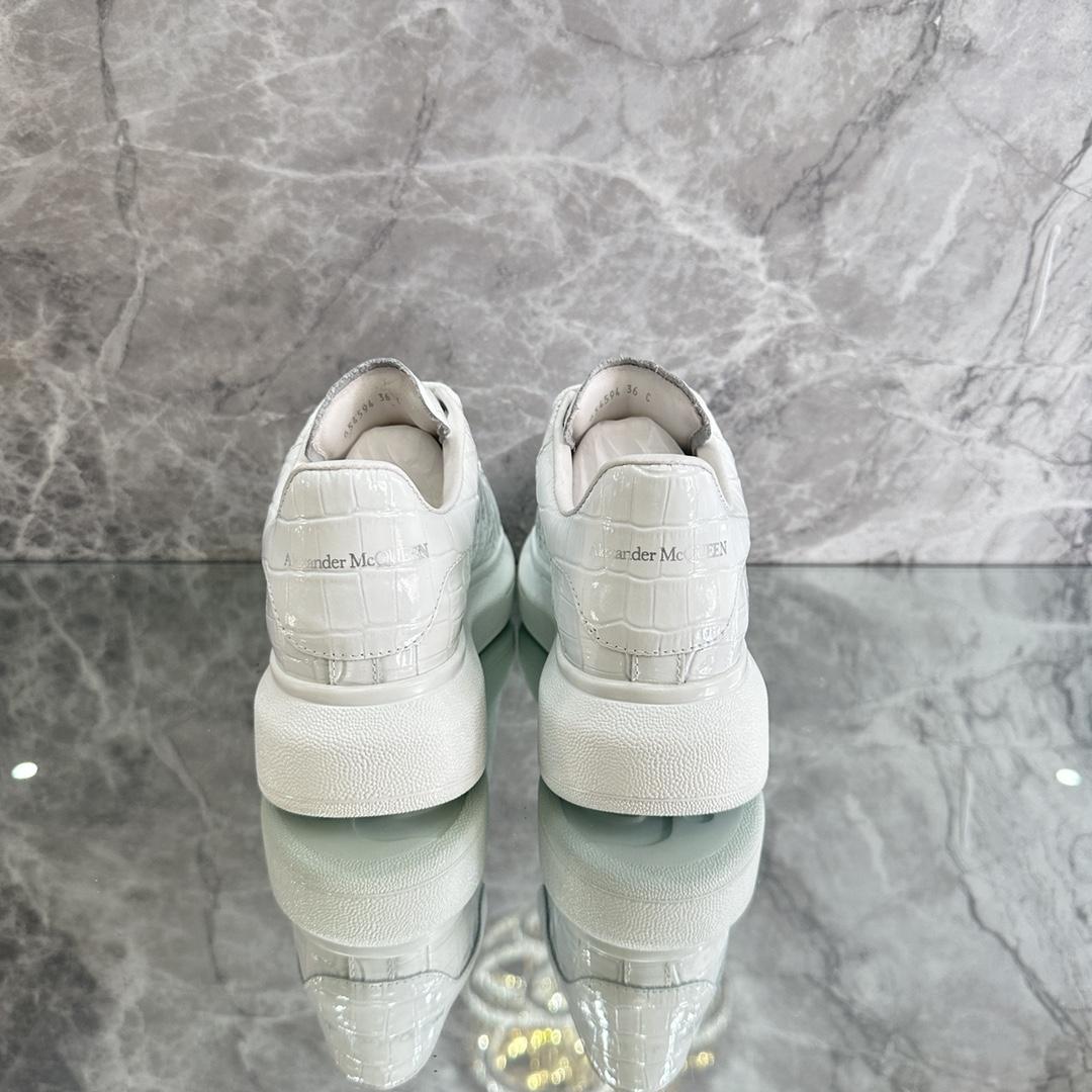 Alexander Mqueen Oversized Low-Top Sneakers - DopestKickz
