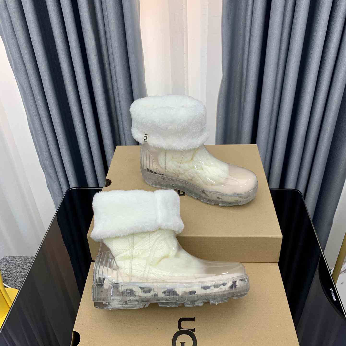 Ugg Drizlita Clear Womens Taffy White Fashion Boots - DopestKickz