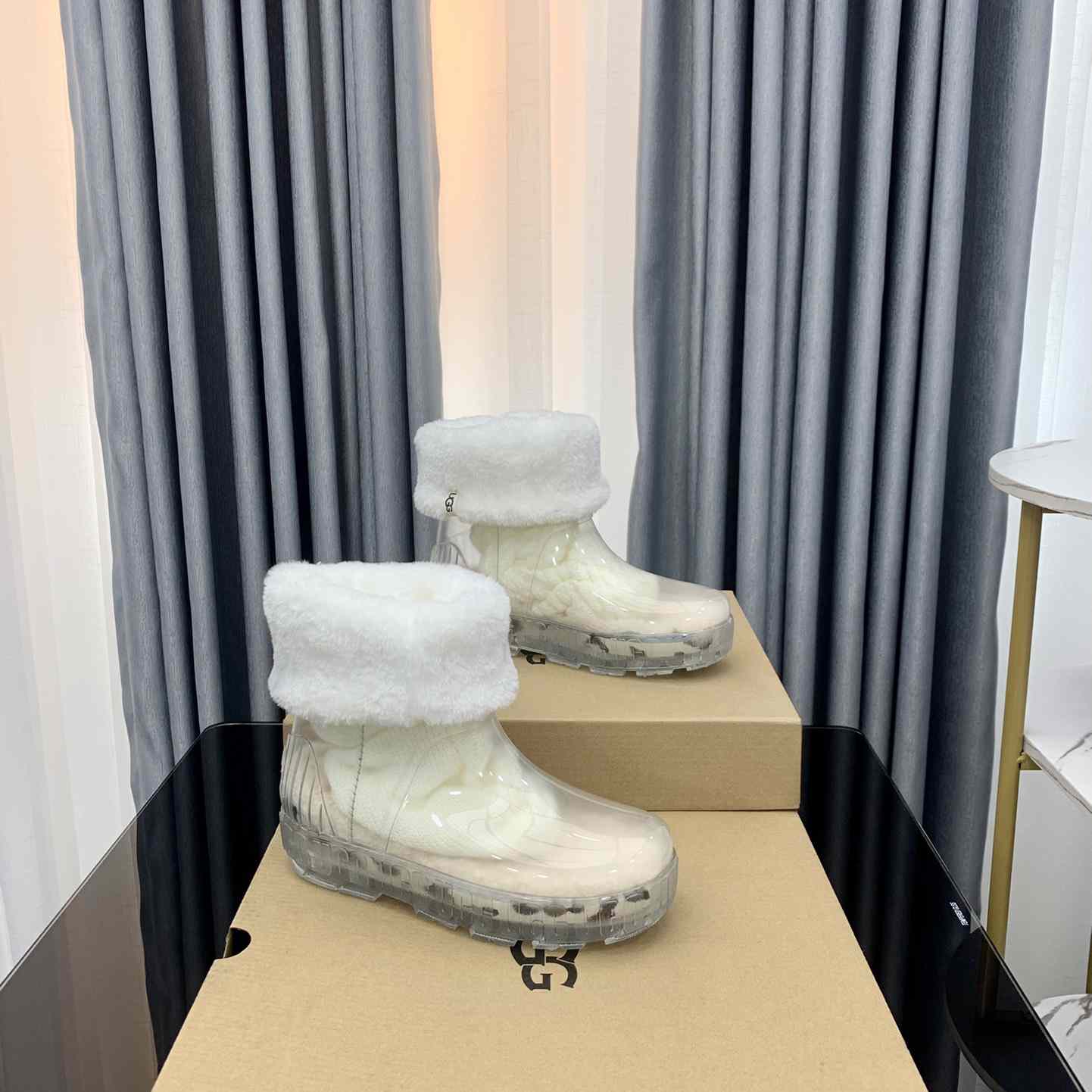 Ugg Drizlita Clear Womens Taffy White Fashion Boots - DopestKickz