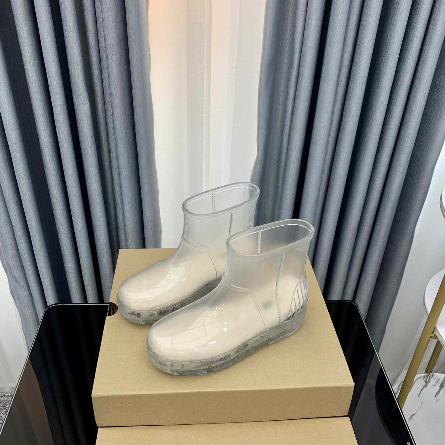 Ugg Drizlita Clear Womens Taffy White Fashion Boots - DopestKickz