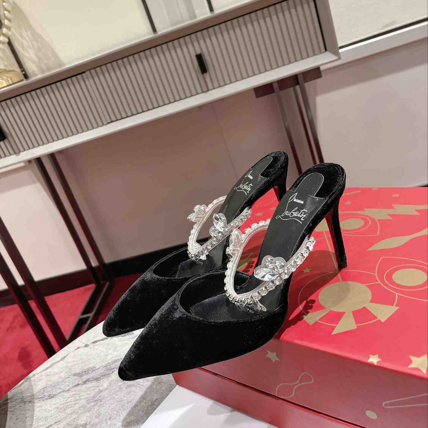 Christian Louboutin Planet Queen Pump  85mm - DopestKickz