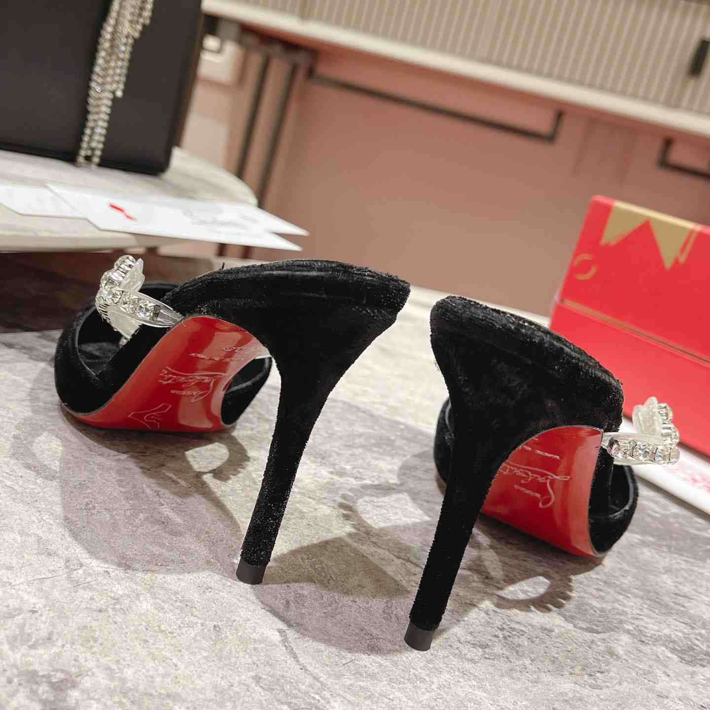 Christian Louboutin Planet Queen Pump  85mm - DopestKickz