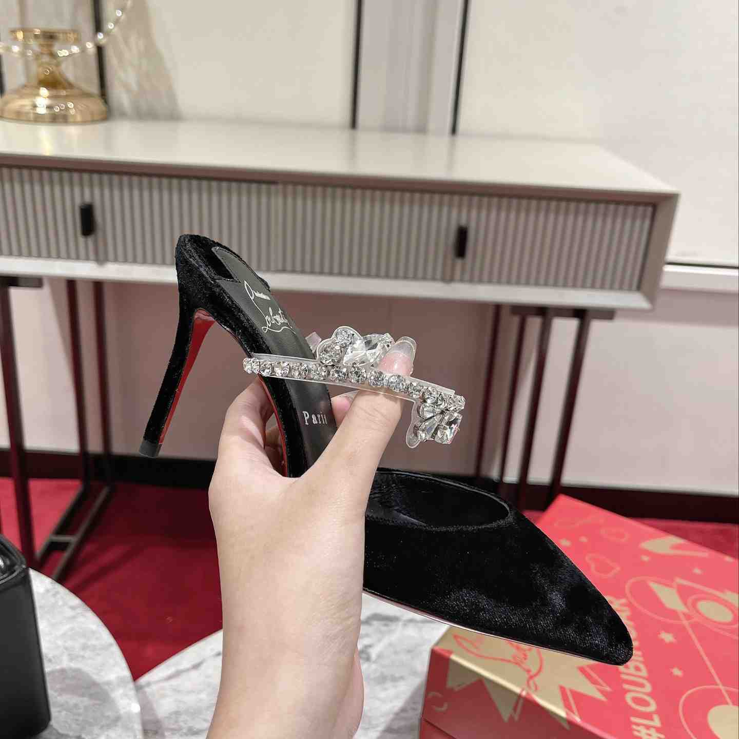 Christian Louboutin Planet Queen Pump  85mm - DopestKickz