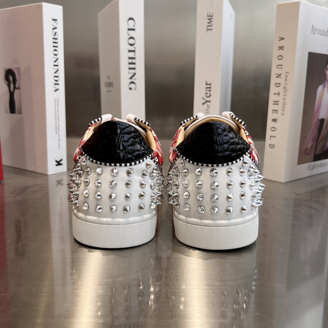 Christian Louboutin Low-Top Sneaker - DopestKickz