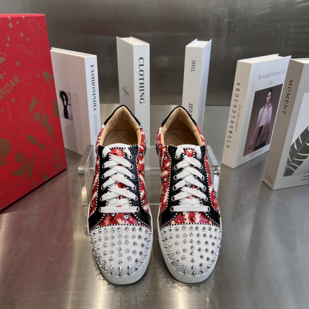 Christian Louboutin Low-Top Sneaker - DopestKickz