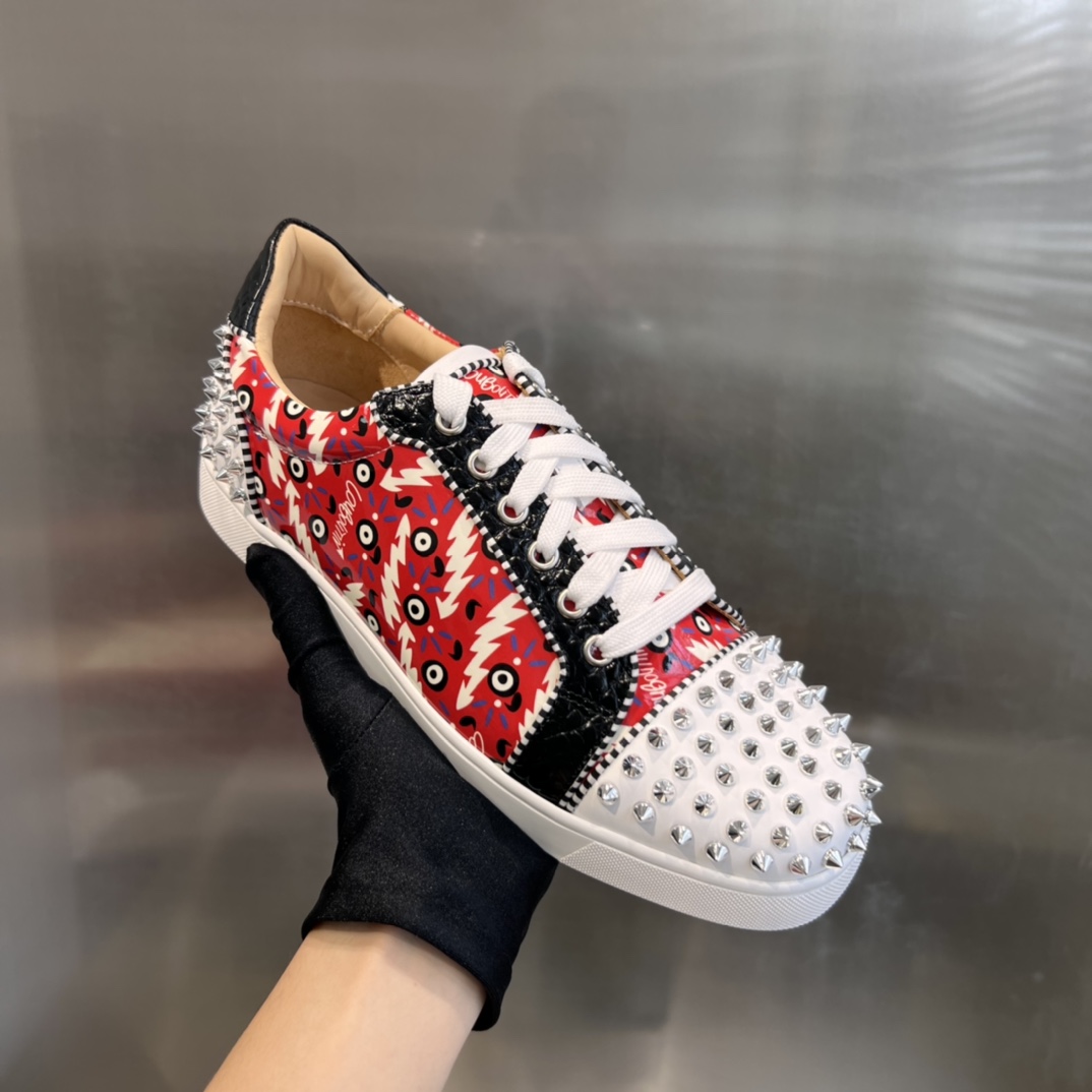 Christian Louboutin Low-Top Sneaker - DopestKickz