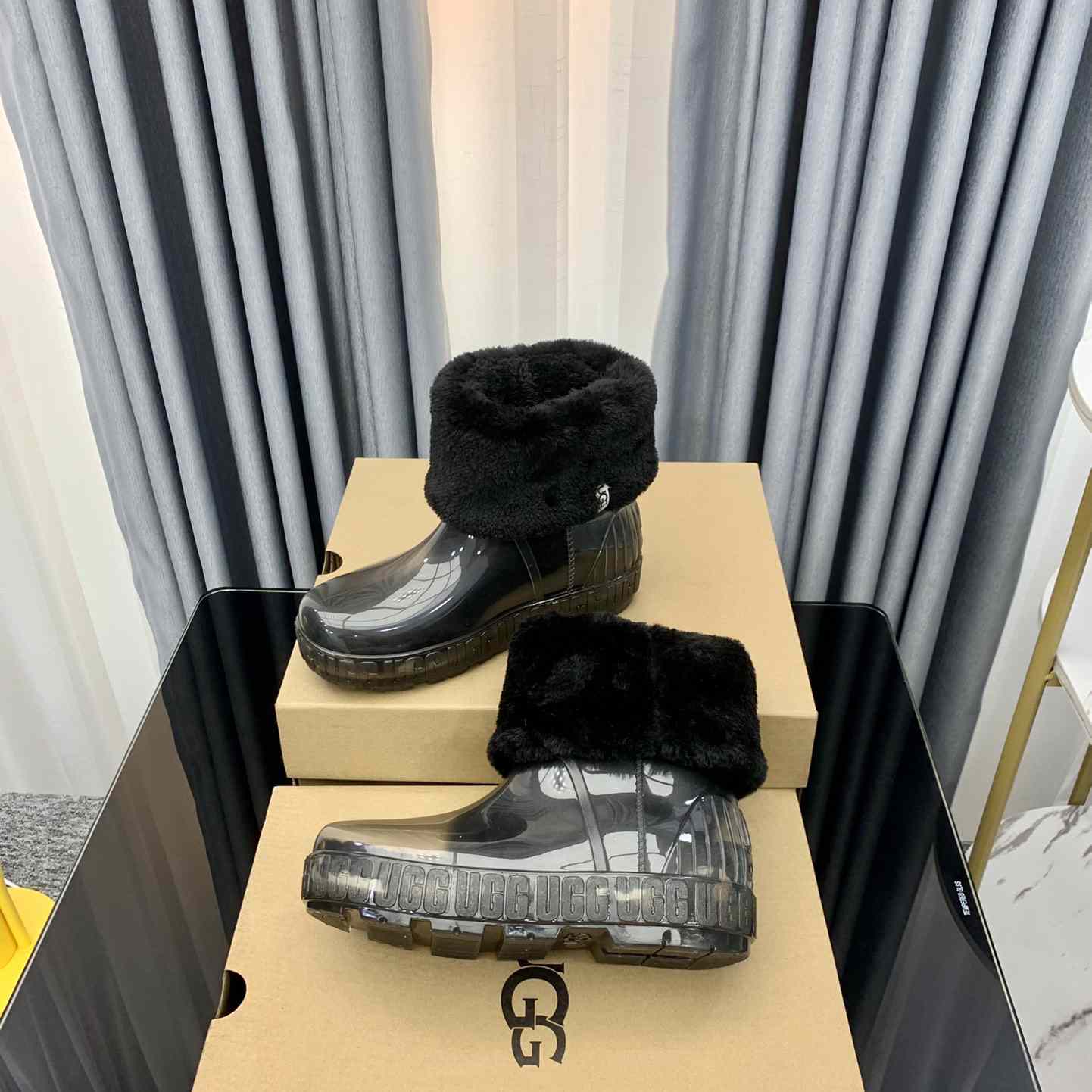 Ugg Drizlita Clear Womens Taffy Black Fashion Boots - DopestKickz