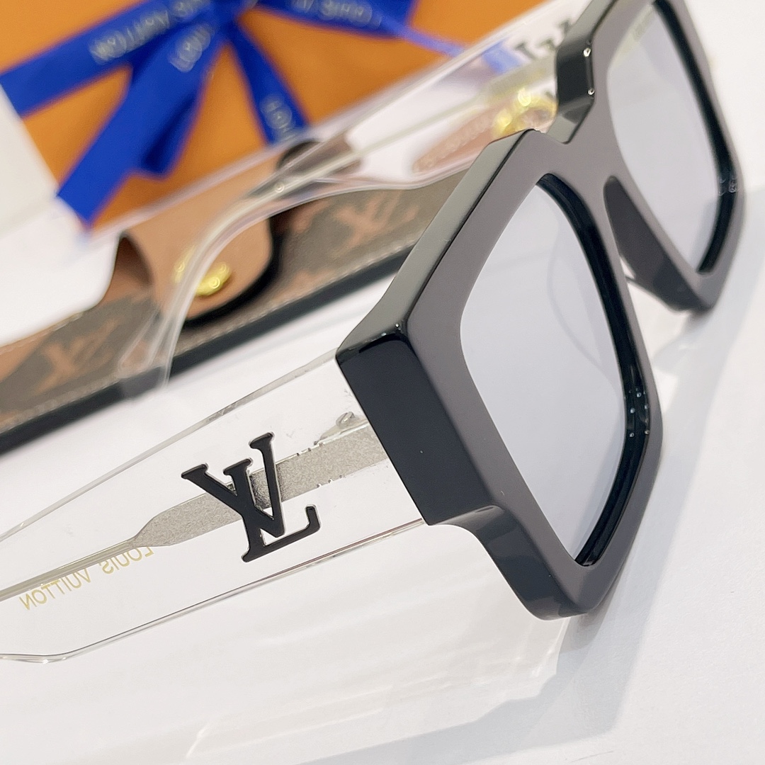 Louis Vuitton LV Clash Square Sunglasses   Z1580W - DopestKickz