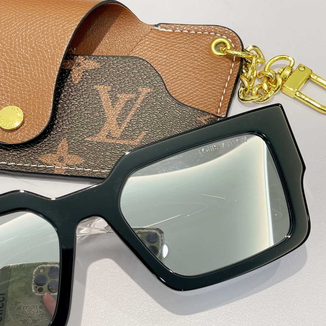 Louis Vuitton LV Clash Square Sunglasses   Z1580W - DopestKickz