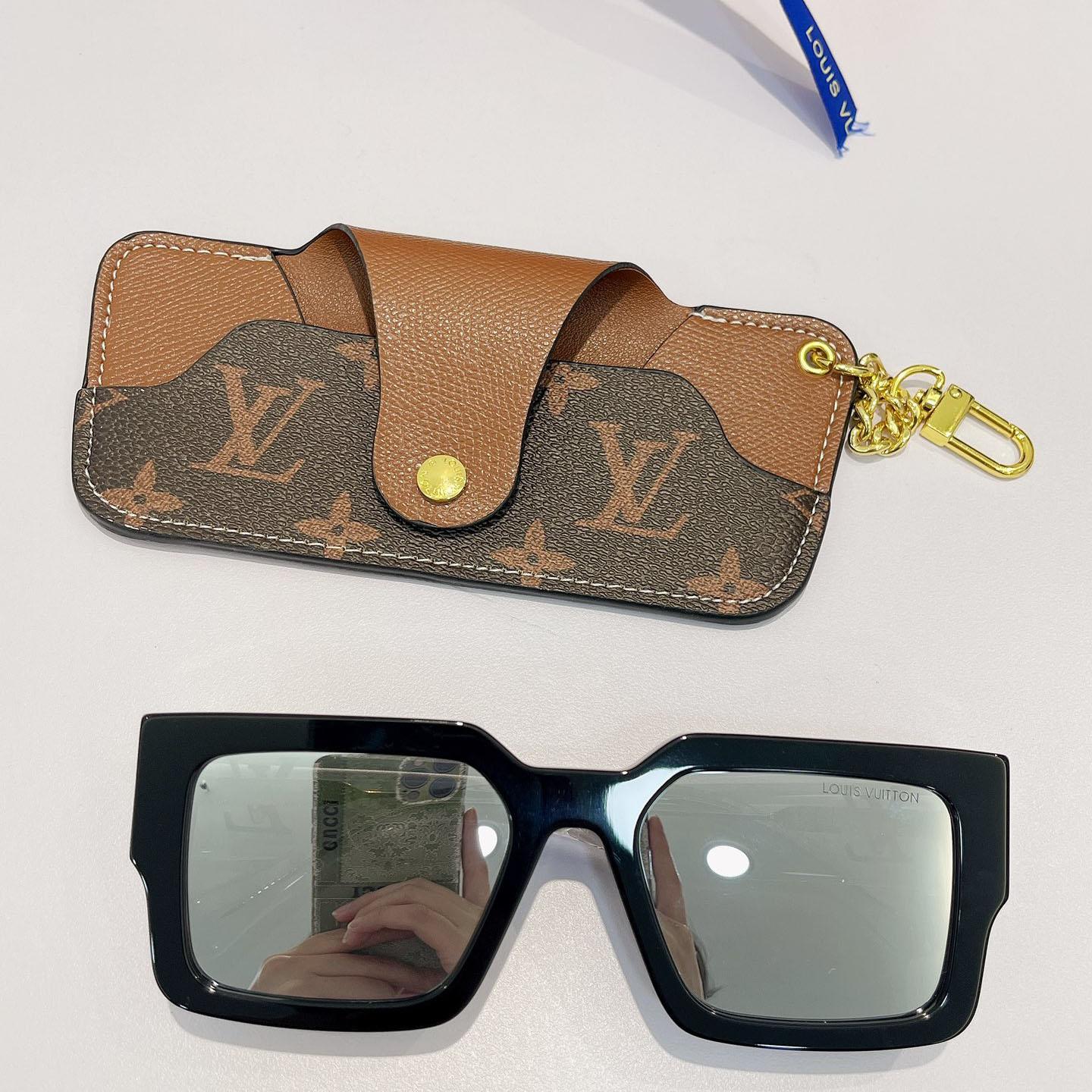 Louis Vuitton LV Clash Square Sunglasses   Z1580W - DopestKickz