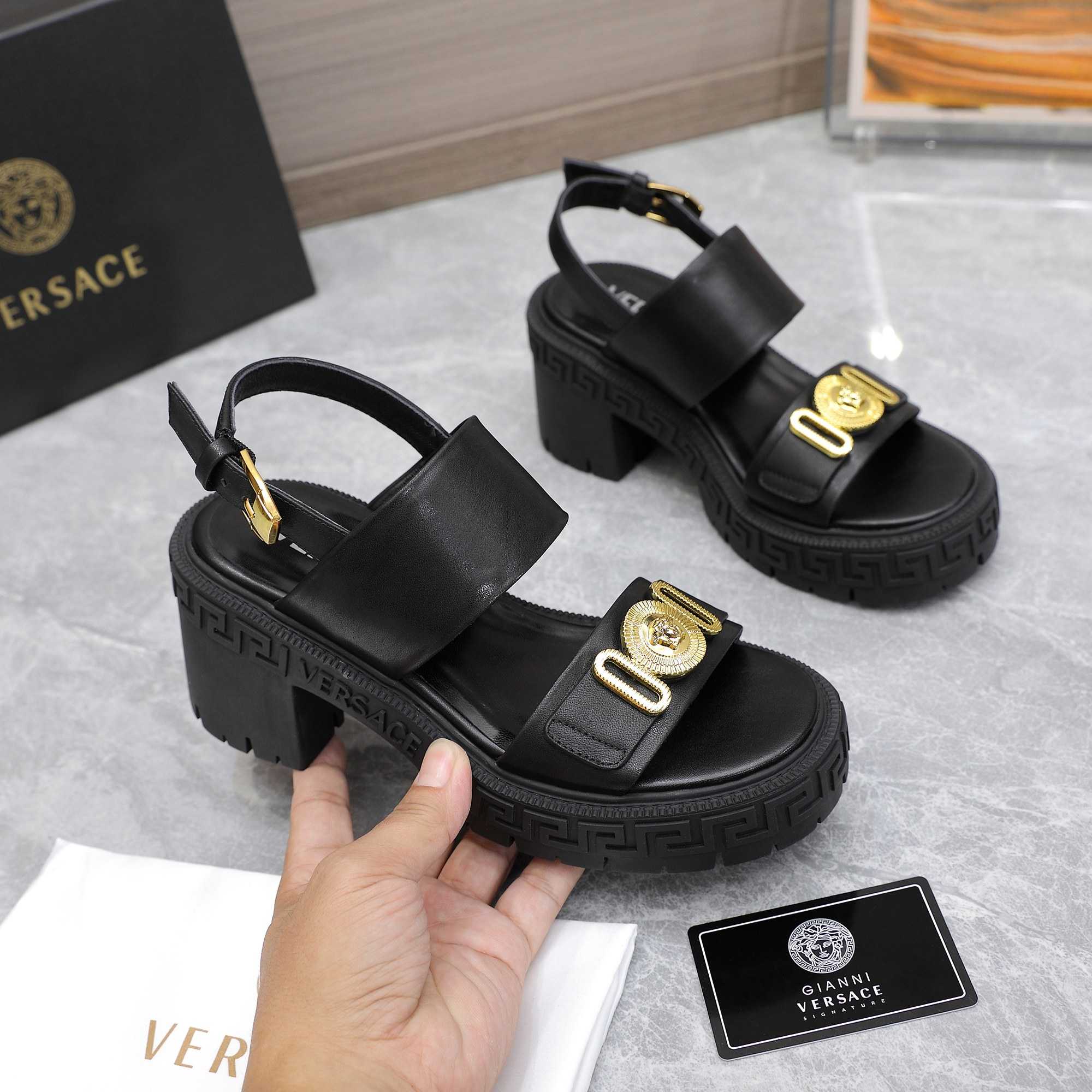Versace Medusa-Plaque Sandals - DopestKickz