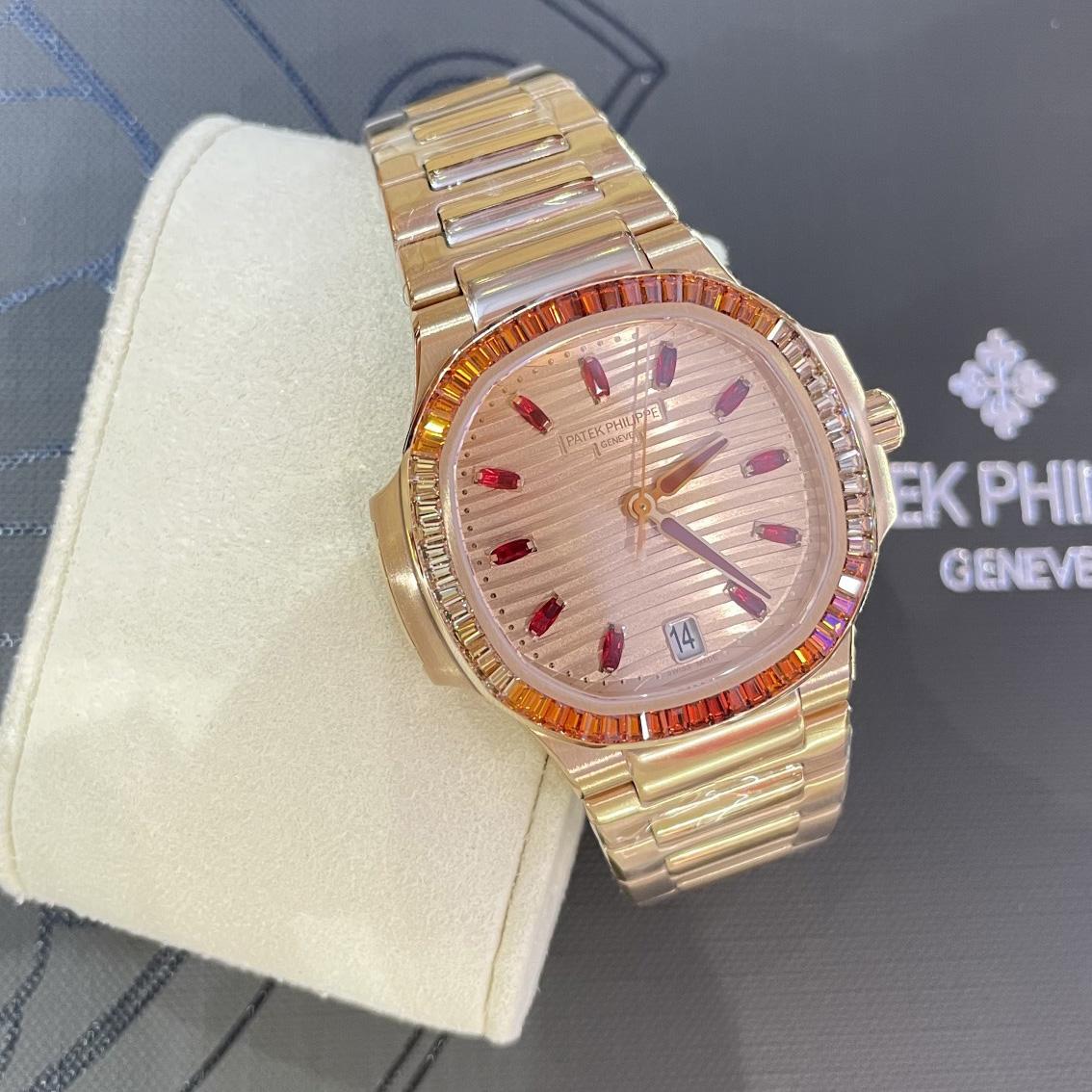 Patek Philipps 7118/1300R - Nautilus Watch - DopestKickz