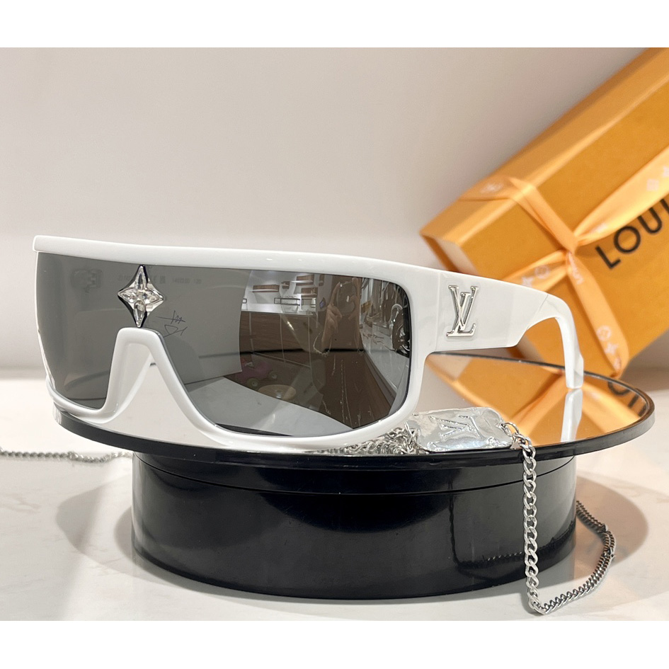 Louis Vuitton Cyclone Sport Mask     Z1742U - DopestKickz
