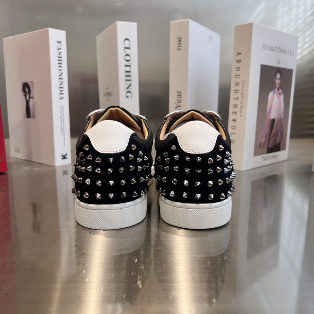Christian Louboutin Low-Top Sneaker - DopestKickz