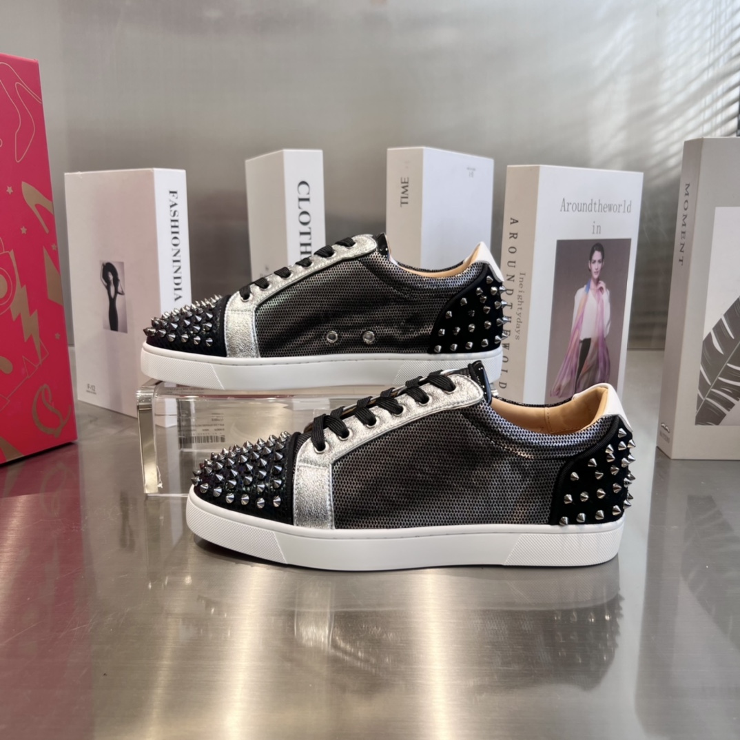 Christian Louboutin Low-Top Sneaker - DopestKickz