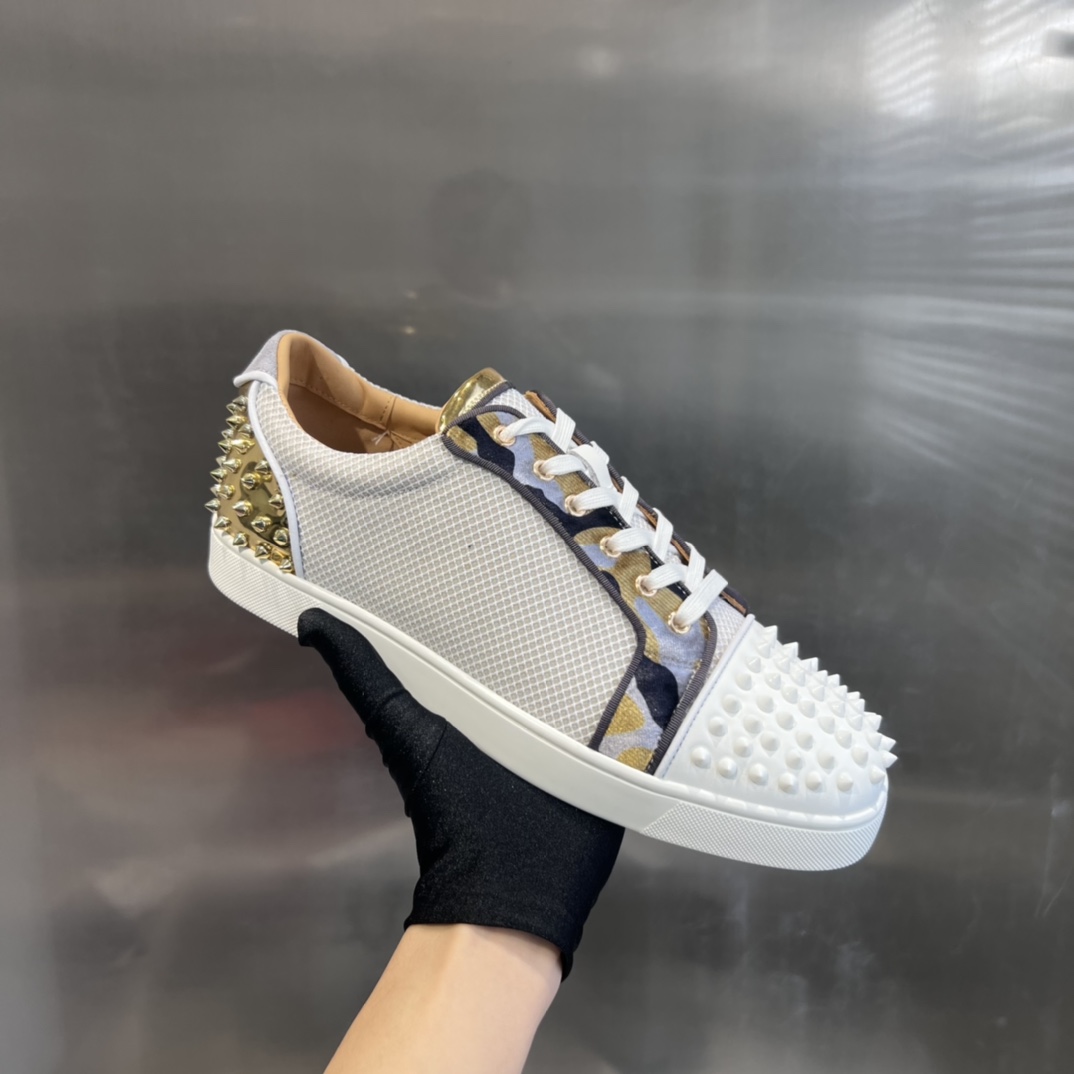 Christian Louboutin Low-Top Sneaker - DopestKickz