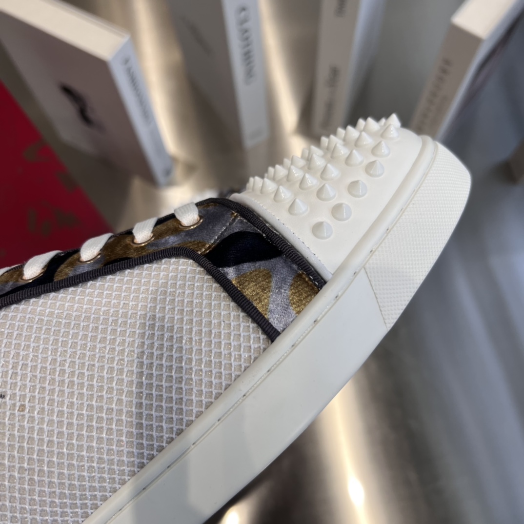 Christian Louboutin Low-Top Sneaker - DopestKickz
