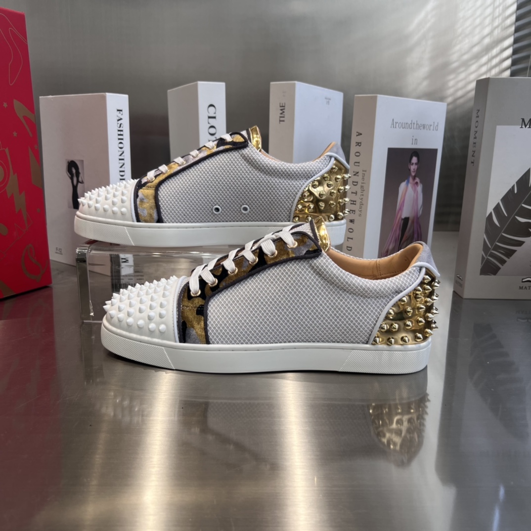 Christian Louboutin Low-Top Sneaker - DopestKickz