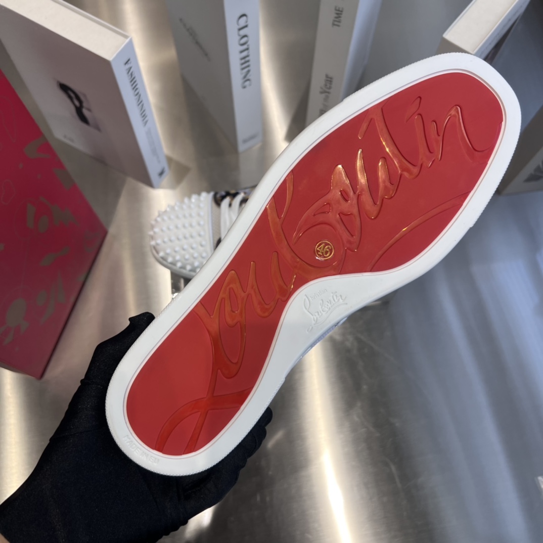 Christian Louboutin Low-Top Sneaker - DopestKickz