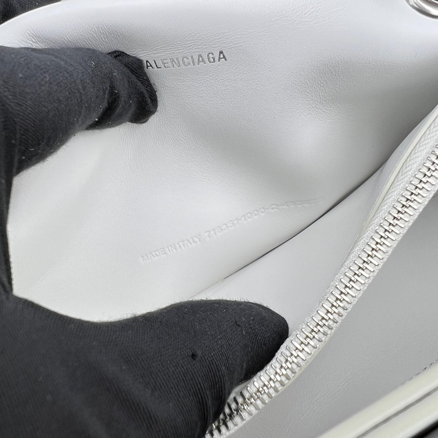 Balenciaga Women's Crush Small Chain Bag Quilted In Optic White(25-15-9.5cm) - DopestKickz