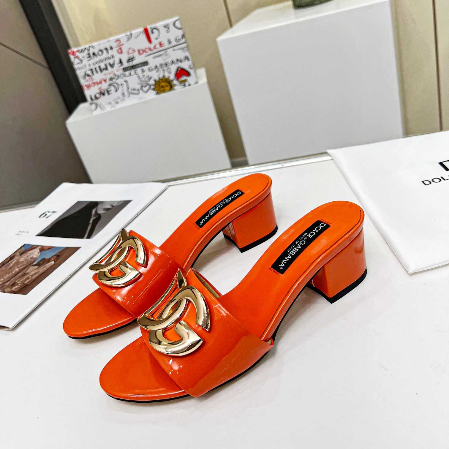 Dolce & Gabbana Polished Calfskin Sliders With DG Logo - DopestKickz