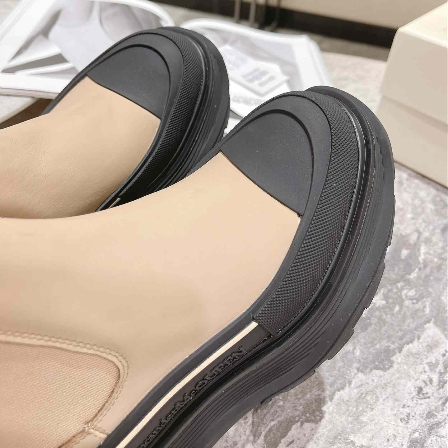 Alexander Mqueen Tread Slick Chelsea Boots - DopestKickz