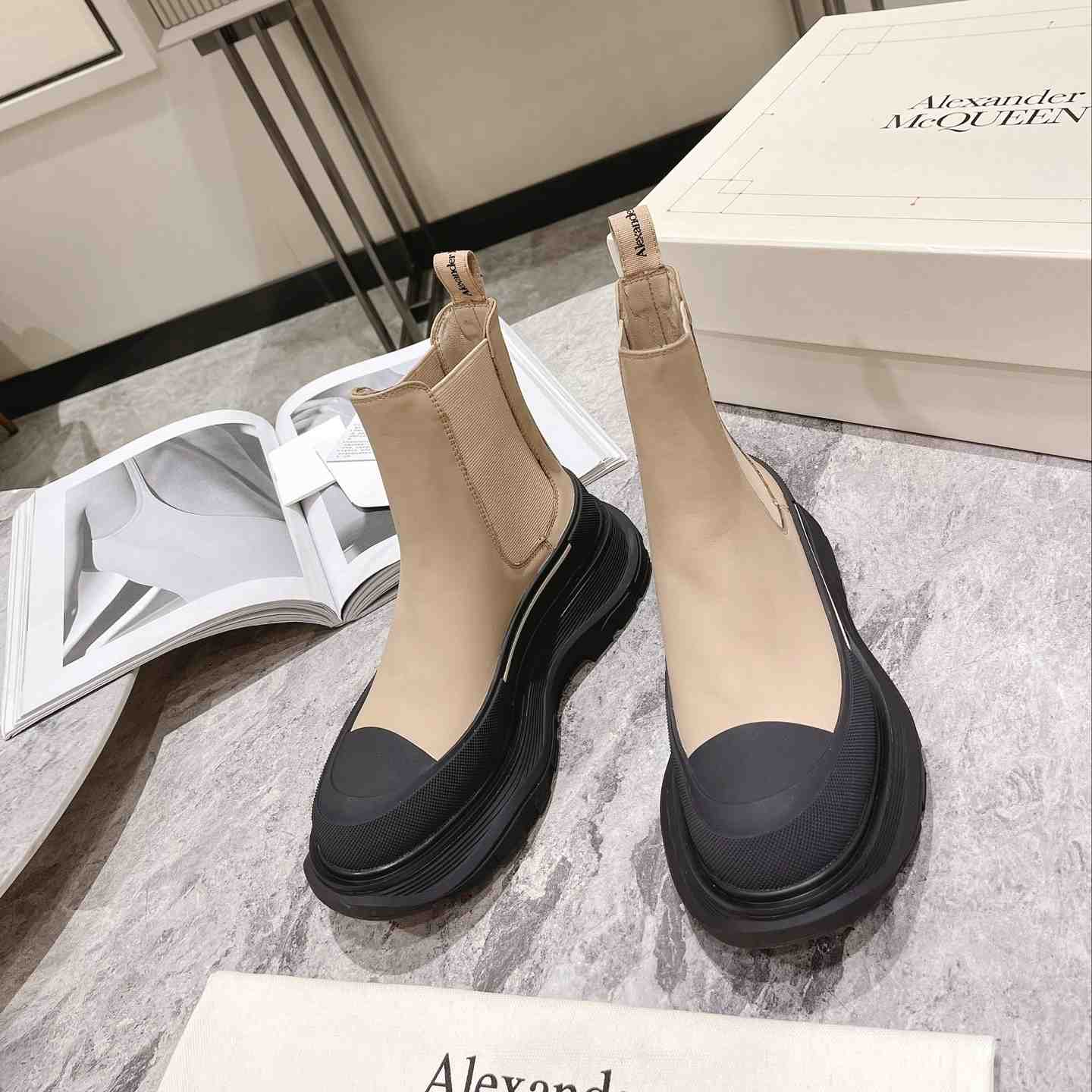 Alexander Mqueen Tread Slick Chelsea Boots - DopestKickz