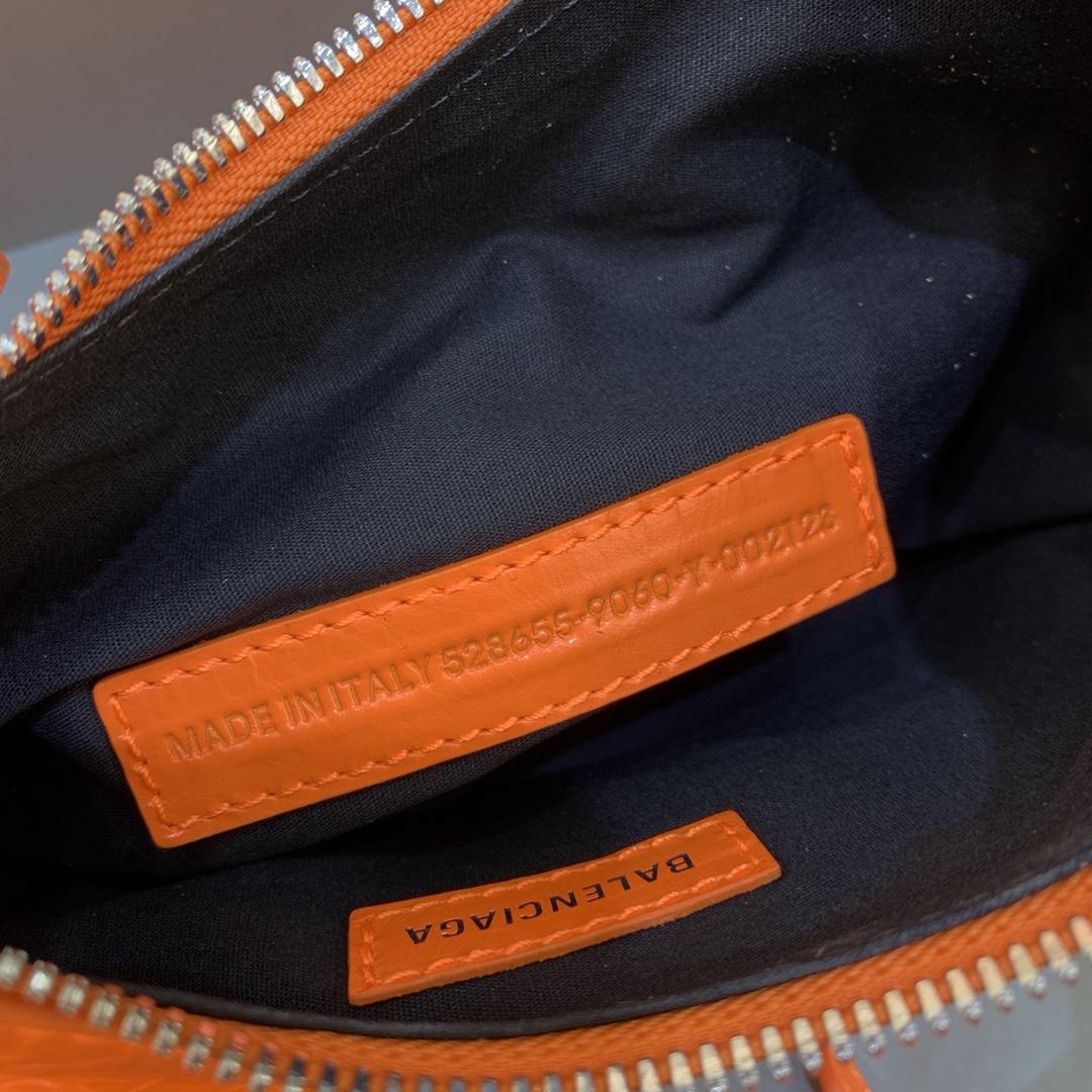 Balenciaga Le Cagole XS Shoulder Bag (26-12-6cm) - DopestKickz