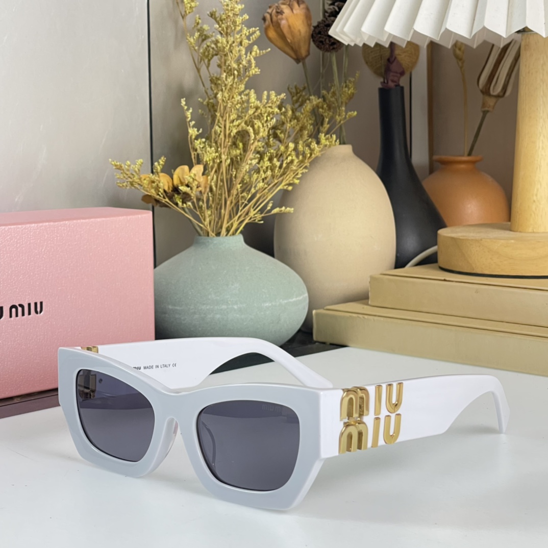 Miu Miu Glimpse Sunglasses - DopestKickz