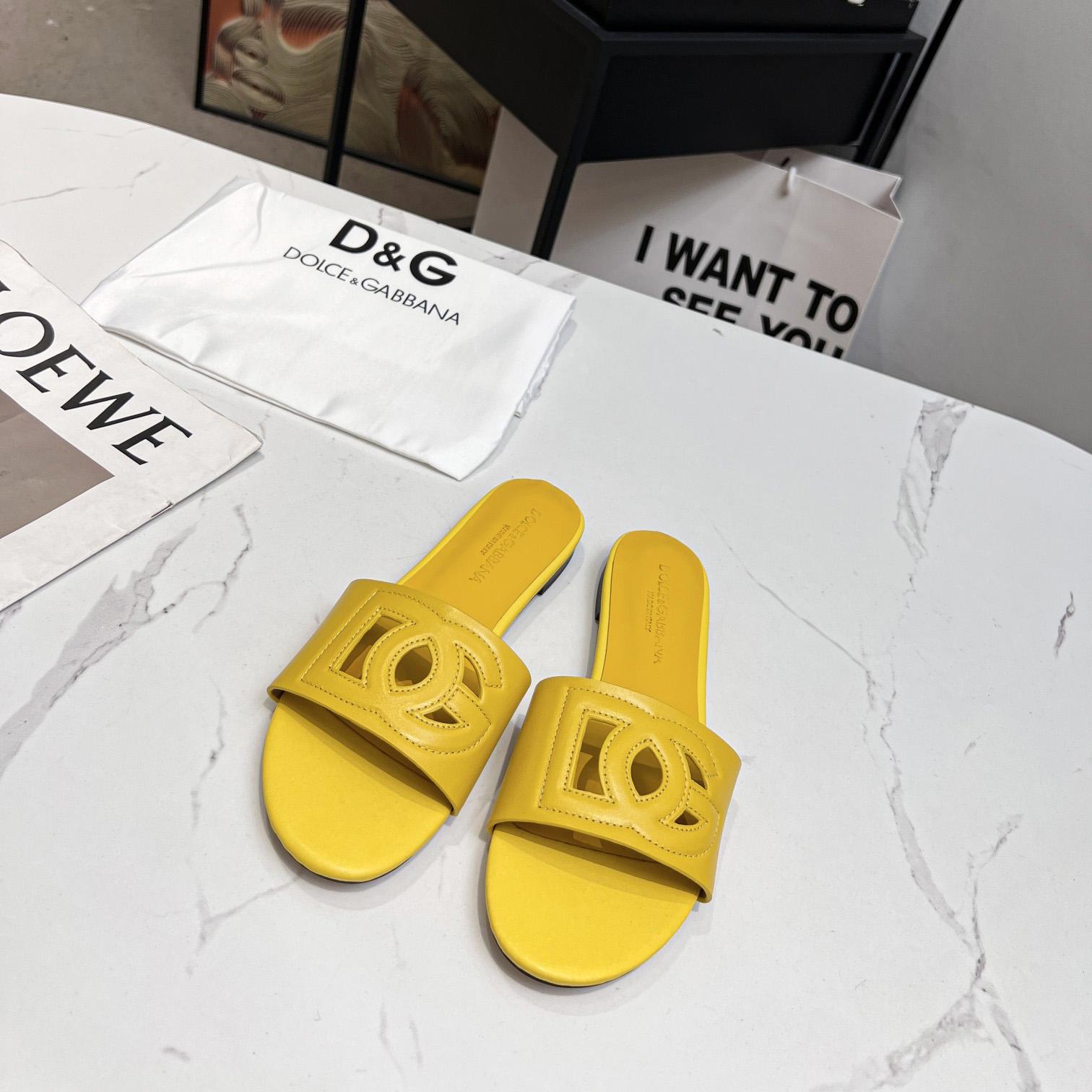 Dolce & Gabbana Calfskin Slides With DG Logo - DopestKickz