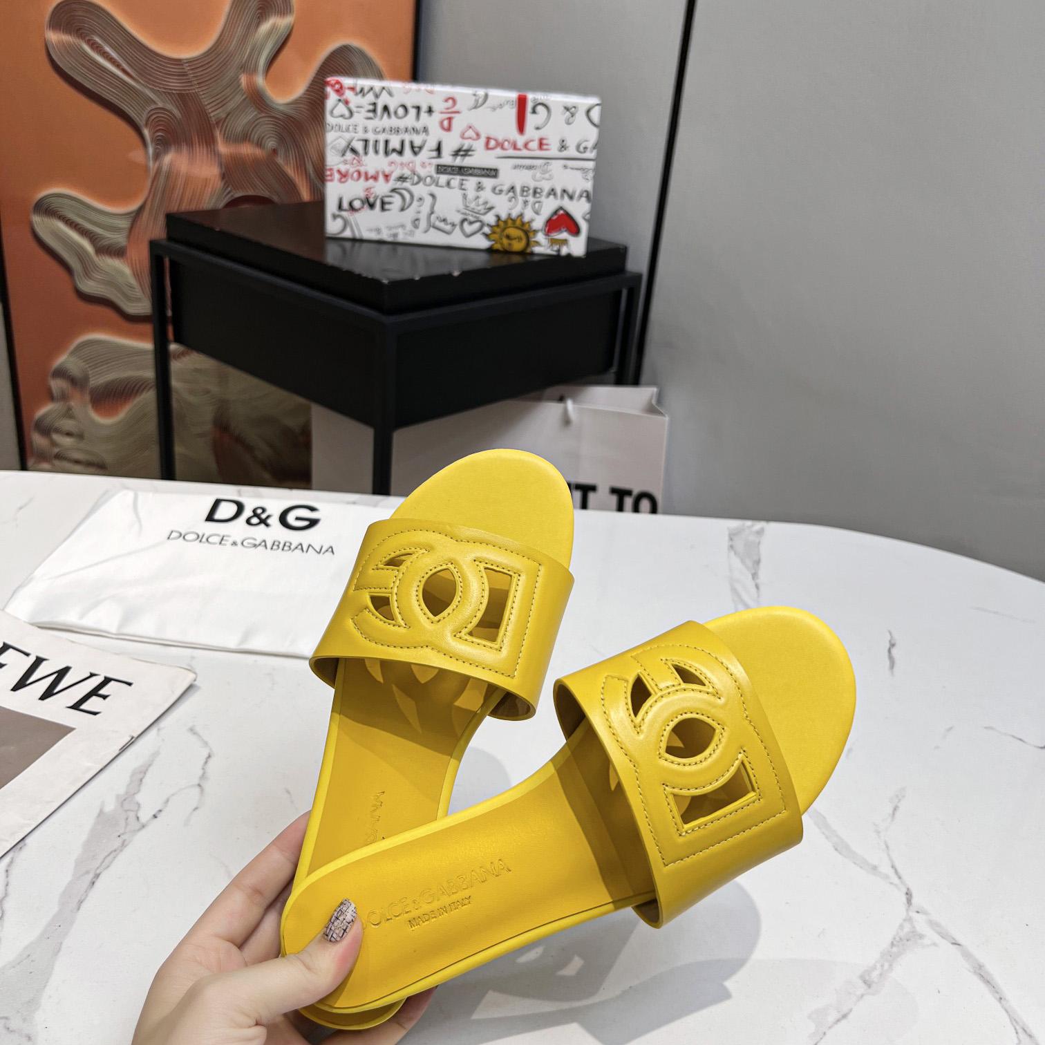 Dolce & Gabbana Calfskin Slides With DG Logo - DopestKickz