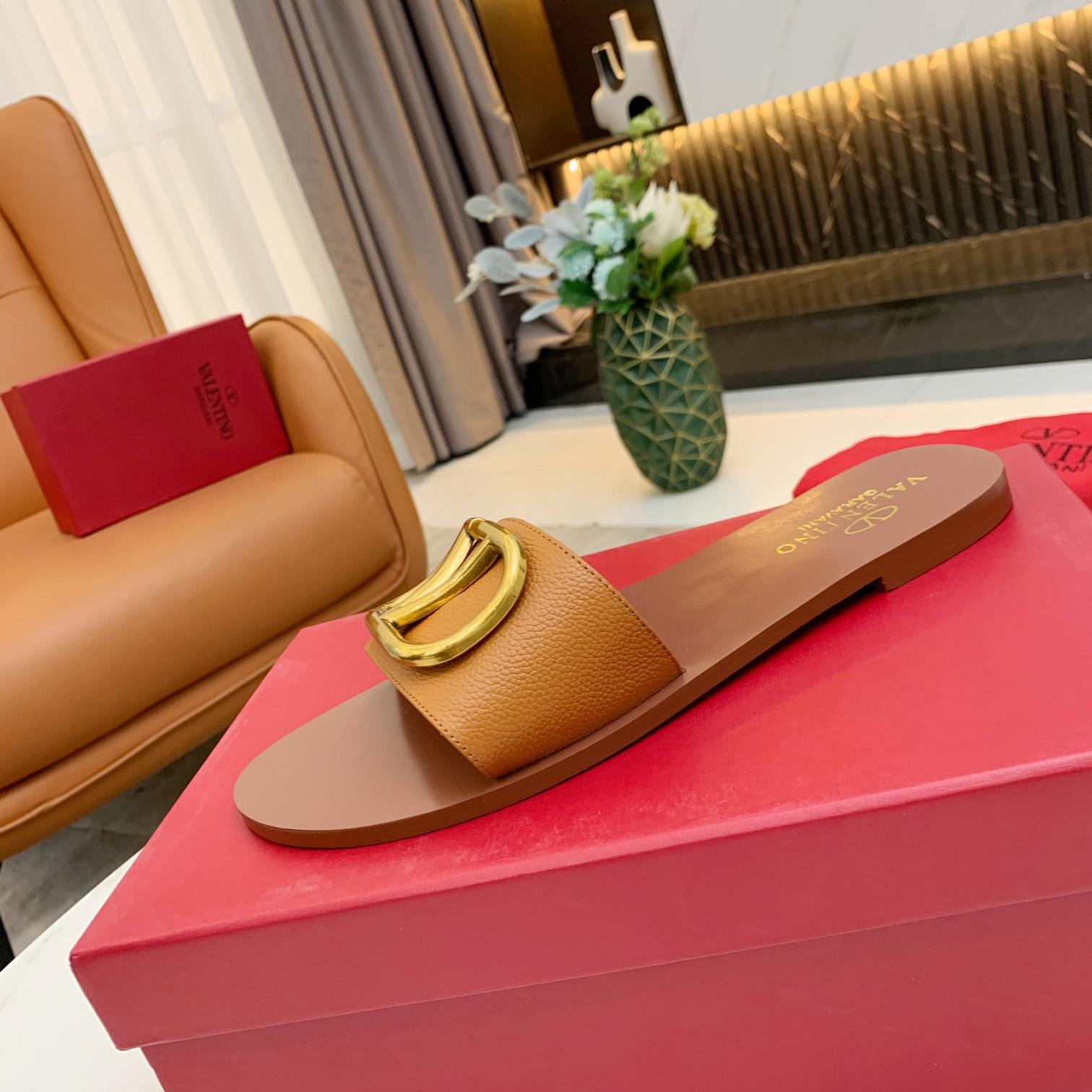 Valenti VLogo Signature Slide Sandal In Grainy Cowhide With Accessory - DopestKickz