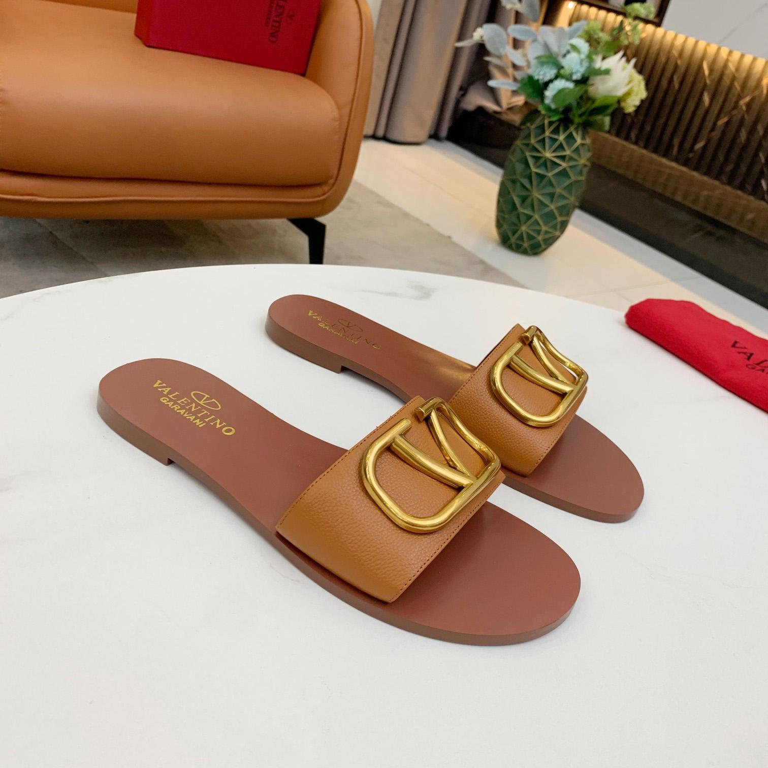 Valenti VLogo Signature Slide Sandal In Grainy Cowhide With Accessory - DopestKickz
