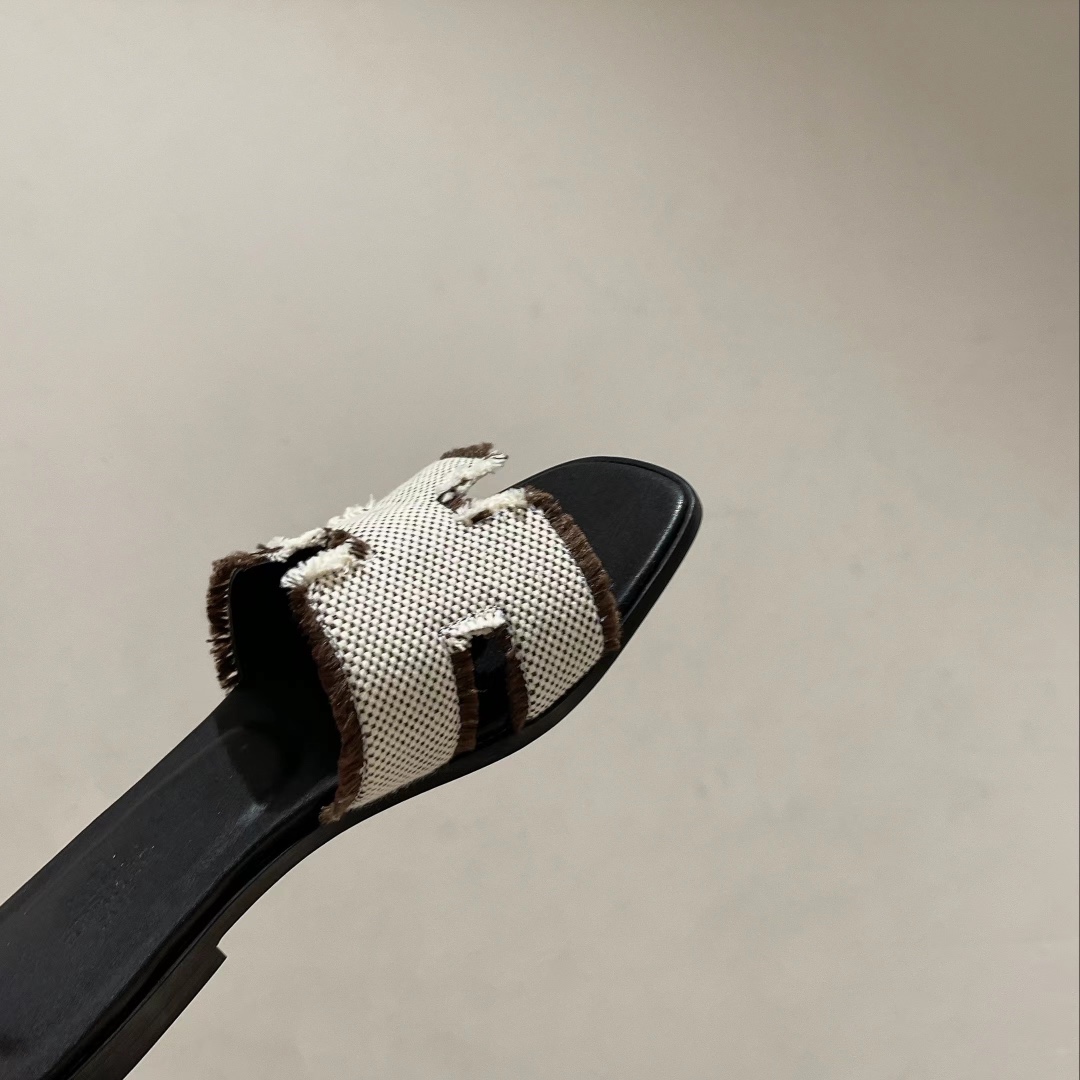 Hermes Oran Sandal - DopestKickz