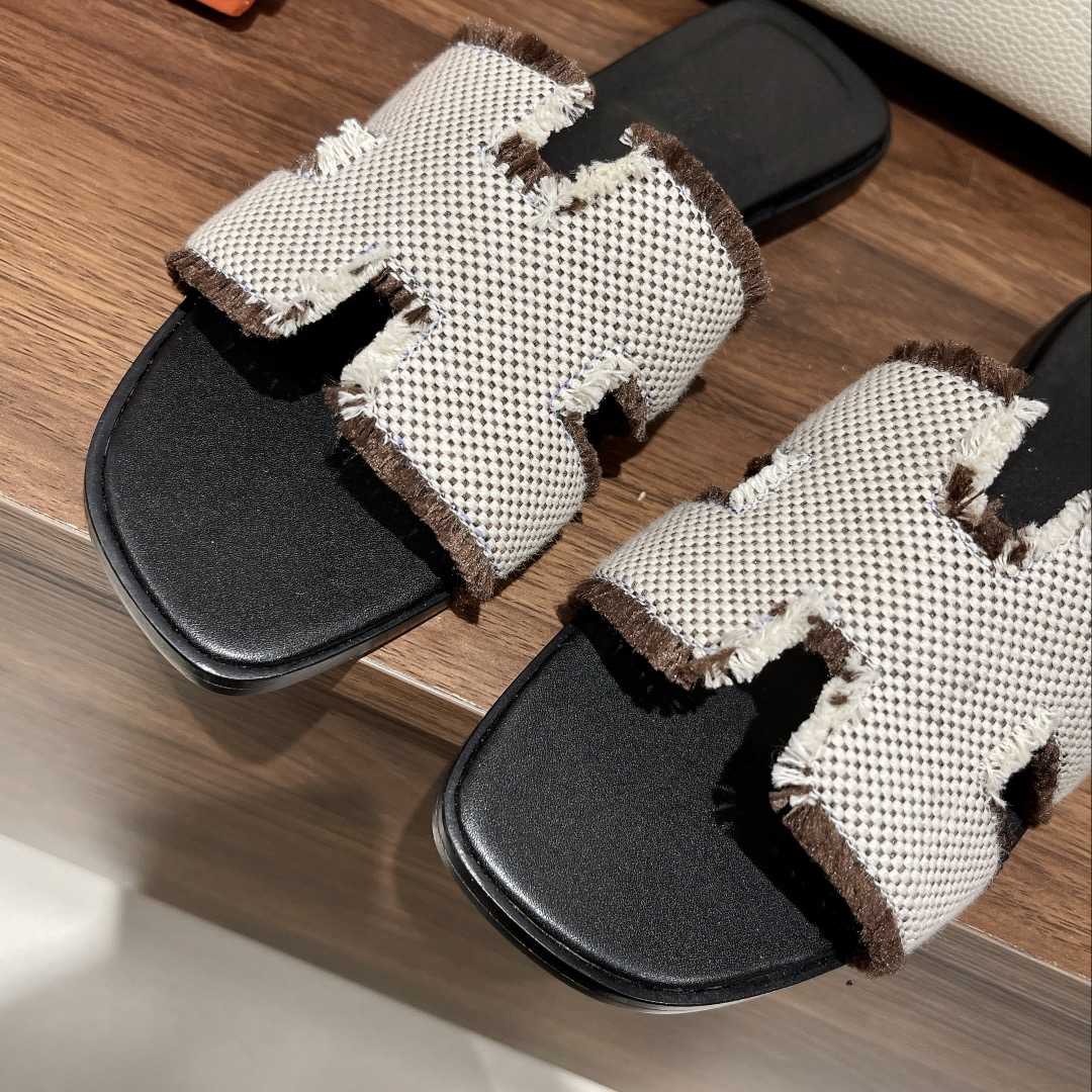 Hermes Oran Sandal - DopestKickz