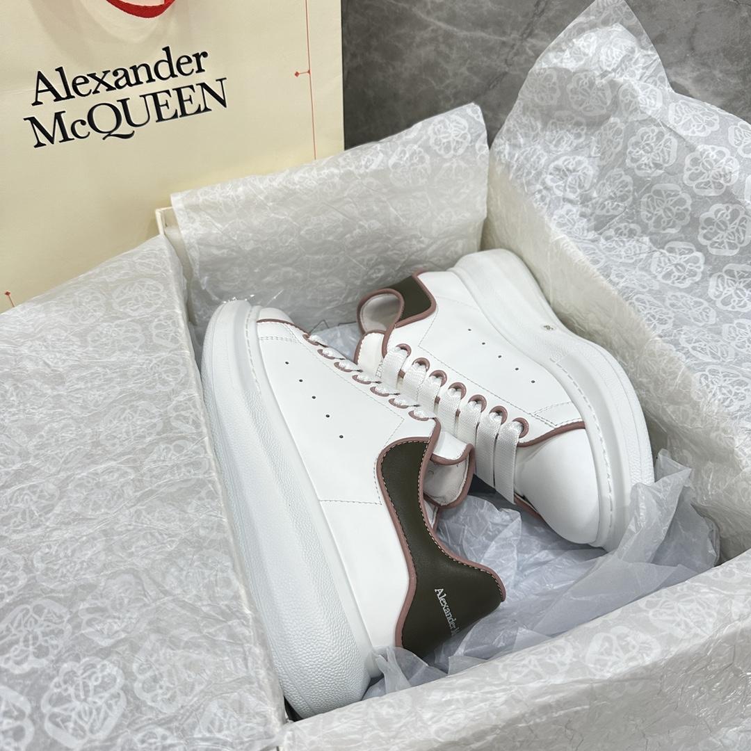 Alexander Mqueen Oversized Sneaker In White - DopestKickz