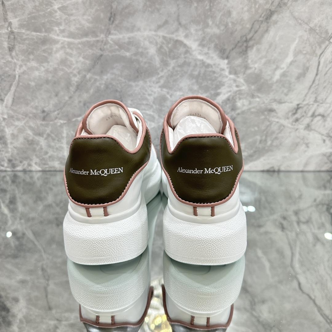 Alexander Mqueen Oversized Sneaker In White - DopestKickz
